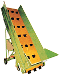 Steep-incline conveyor